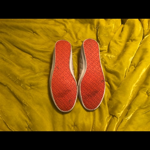 OPEN TO OFFERS Tory Burch Patent Leather Flats - Picture 4 of 4